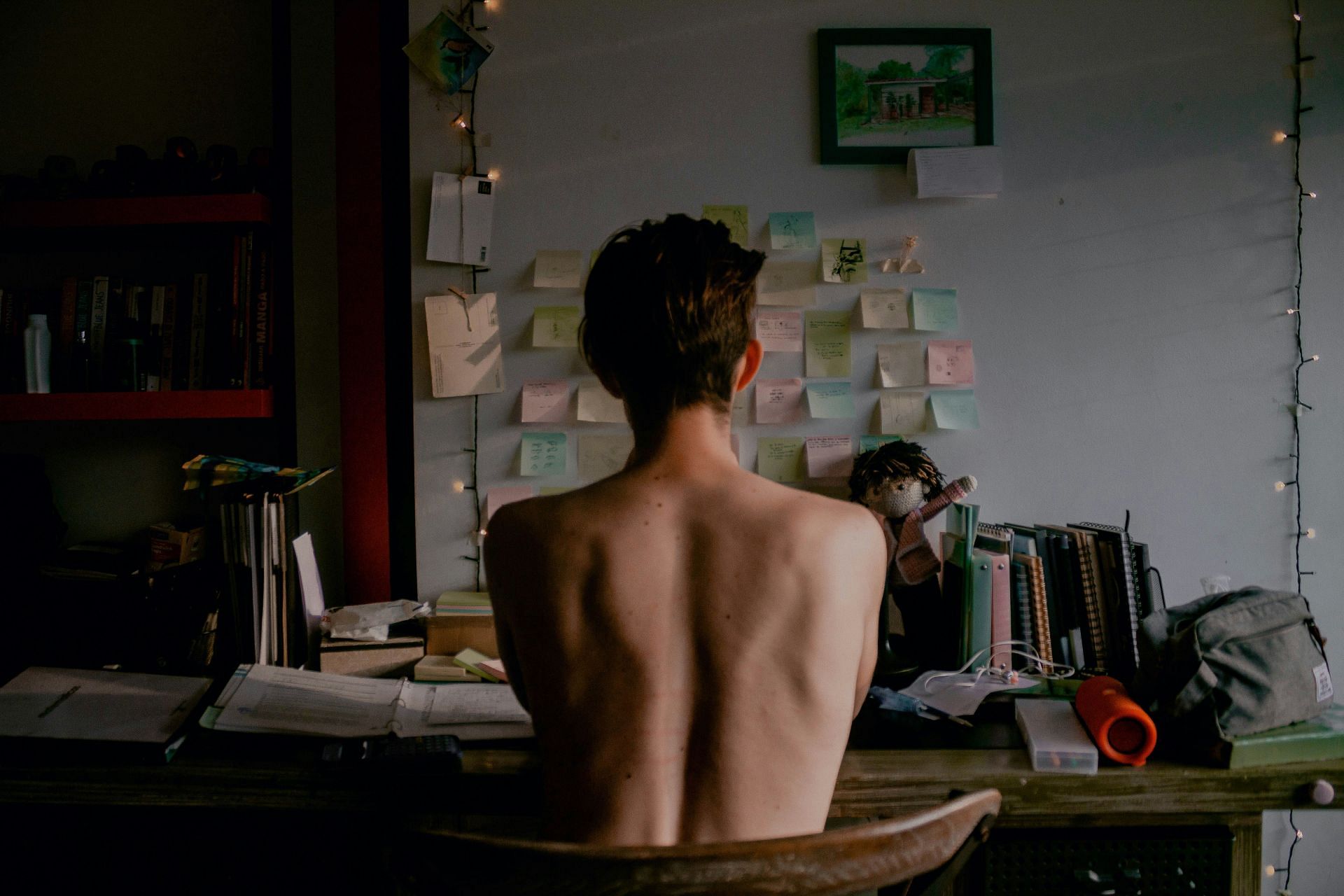 Tight lower back (Image via Unsplash/NRD)